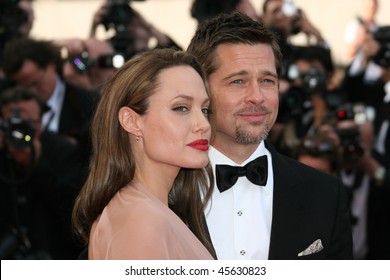  CANNES, FRANCE - MAY 20: Angelina Jolie and Brad Pitt attend the 'Inglourious Basterds' Premiere at the Theatre Lumiere during the 62nd Annual Cannes Film Festival on May 20, 2009 in Cannes, France