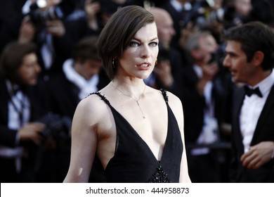 CANNES, FRANCE - MAY 20: Milla Jovovich attends 'The Last Face' Premiere during the 69th Cannes Film Festival  on May 20, 2016 in Cannes, France. 