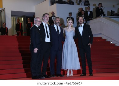 CANNES, FRANCE - MAY 21:  Diego Luna,  Jean-Francois Richet, Mel Gibson Attends The 'Blood Father' Premiere During The 69th Cannes Film Festival At The Palais On May 21, 2016 In Cannes, France. 