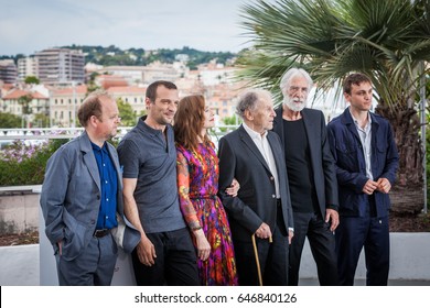 CANNES, FRANCE - MAY 22, 2017: Toby Jones, Mathieu Kassovitz, Isabelle Huppert, Jean-Louis Trintignant and director Michael Haneke attend the 'Happy End' photocall during the 70th Cannes Film Festival