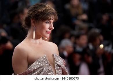 CANNES, FRANCE - MAY 24: Milla Jovovich attends the premiere of the movie "Sibyl" during the 72nd Cannes Film Festival on May 24, 2019 in Cannes, France. 
