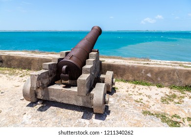 Cannon Of Fort São Sebastião (San Sebastian, Sao Sebastiao), Mozambique Island (Ilha De Mocambique), Indian Ocean Coast, Moçambique. Mozambique Channel, Mossuril Bay, Nampula.  Portuguese East Africa