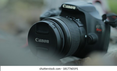 Collega Buitensporig bubbel Canon 1200d Images, Stock Photos & Vectors | Shutterstock