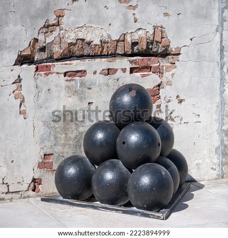 Canon balls in a pyramid stack