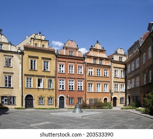Canon Square (plac Kanonia) with its ancient bell, Warsaw, Poland