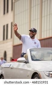 Canton, OH - 6 August 2016:  NFL Hall Of Fame Player Walter Jones In A Parade.