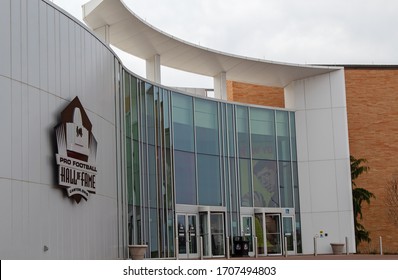 Canton, Oh / USA - April 17, 2019: View Of The Front Of The Pro Football Hall Of Fame Museum.