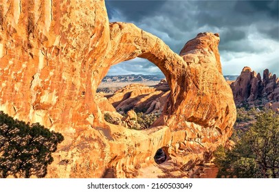 In the canyon of the red rocks. Arch canyon in desert. Red rock canyon scene. Red rock canyon arch - Shutterstock ID 2160503049