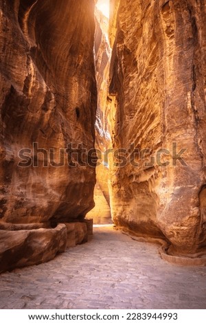 canyon road to the treasure of petra in jordan Foto d'archivio © 