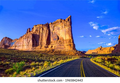 Canyonland Scenic Highway In Arizona National Park