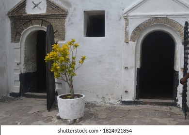 Cape Coast / Ghana - June 2011: Elmina Castle - The Historic Slave Trade Castle On The Atlantic Coast