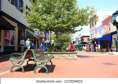 Cape May, USA - 06 30 2018 : Tourists Walking And Shopping At The Washington Mall Street