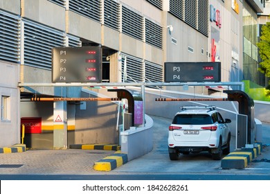 Cape Town - May 04, 2020:  4x4 Vehicle Stationary At A Ramp To A Parking Garage In A Multi Storey Car Park