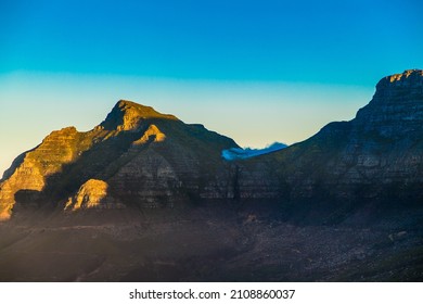 CAPETOWN, SOUTH AFRICA - Nov 22, 2021: A beautiful shot of a landscape during the day in Capetown, South Africa
