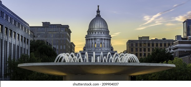 The Capital Building In Madison Wisconsin At Dusk