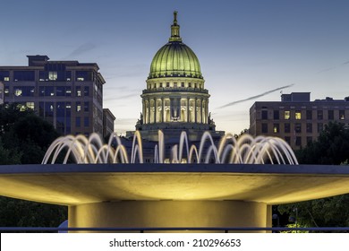 The Capital Building In Madison Wisconsin At Dusk