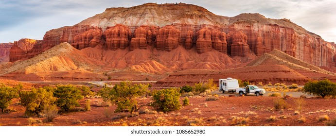 Capitol Reef National Park Viewpoint. The Panorama Viewpoint Along Highway 24 Is A   Perfect Spot For Both Daytime Photo Opportunities And For Night Sky Watching And Star Gazing.