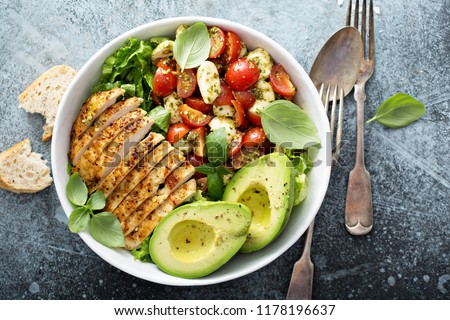 Caprese lunch bowl with grilled chicken and avocado