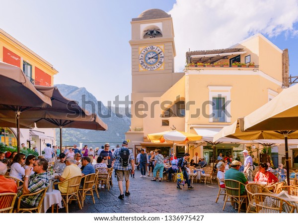 clock restaurant naples