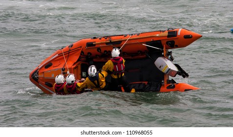 1,707 Capsized boats Images, Stock Photos & Vectors | Shutterstock