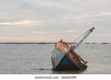 119 Ship Plunging In Storm At Sea Images, Stock Photos & Vectors ...