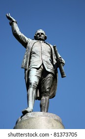 Captain Cook Figure Central Park Sydney Au