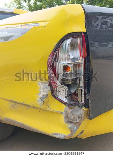 Car accident hit by a\
broken taillight