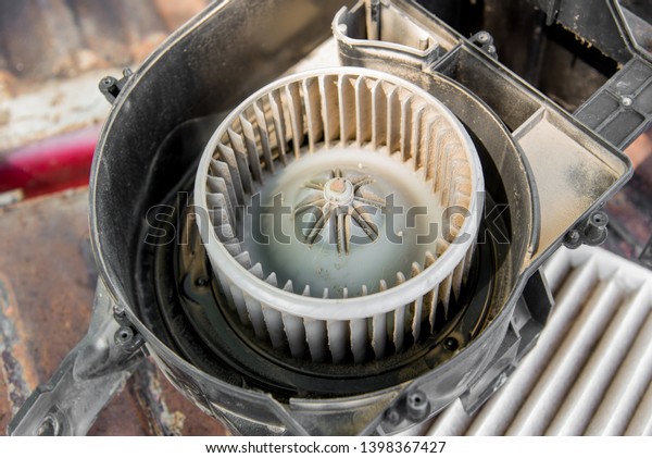 Car air blower fan with\
dusty.