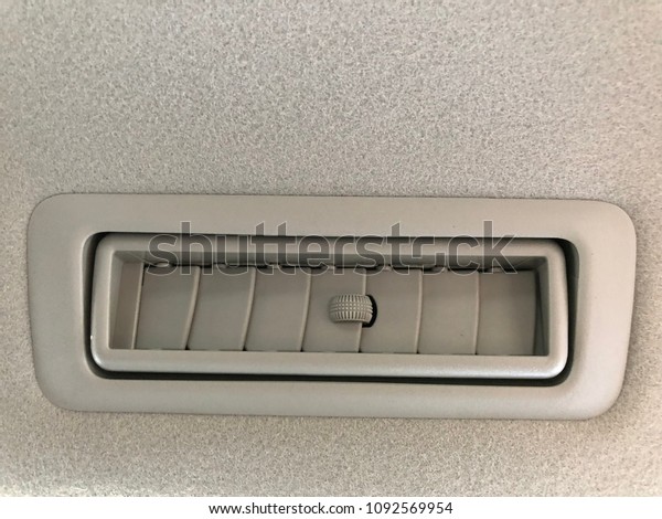 Car air conditioner\
outlet