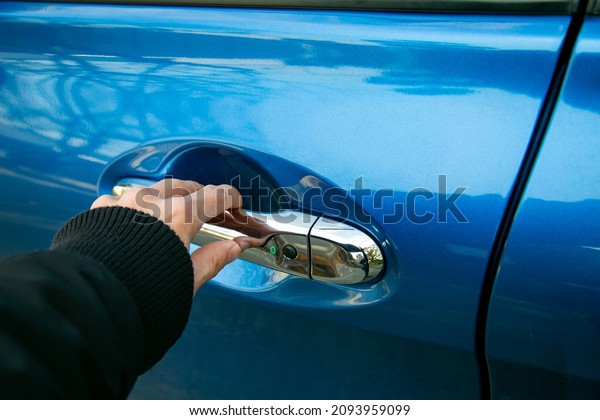 car blue door light\
life