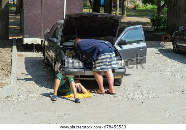car body\
repairs