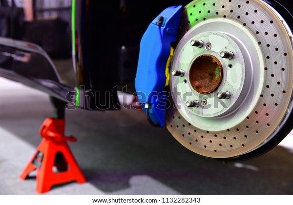 Car brake disc without
wheels