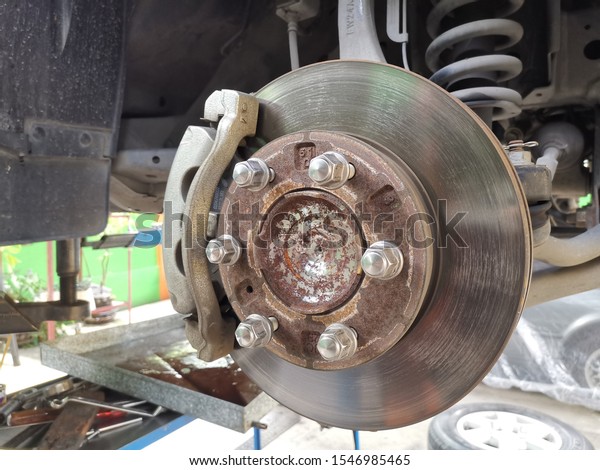 car brake
pads, maintenance suspension of
cars
