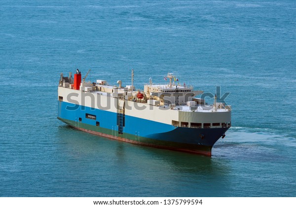 Car carrier ship\
