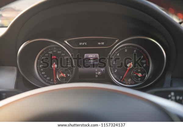 Car cluster dial\
meters