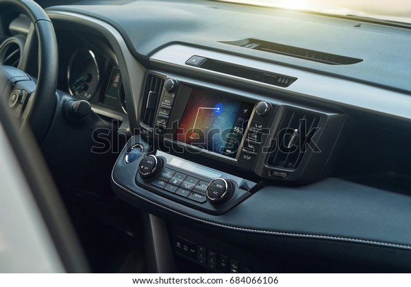 car computer navigation\
system