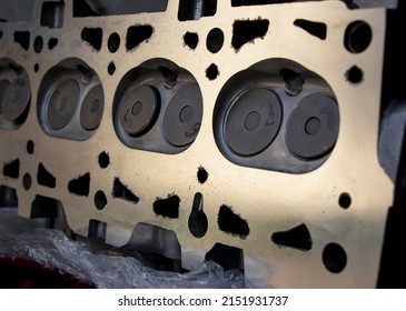 Car Cylinder Head, Repair And Numbering Of Valves