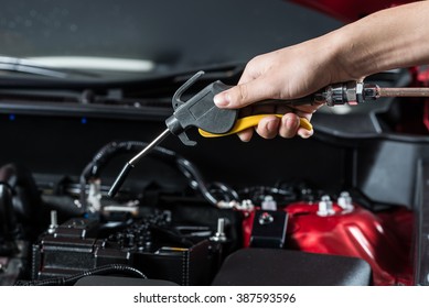 6,995 Car engine cleaning Images, Stock Photos & Vectors | Shutterstock