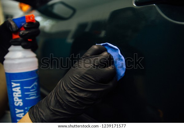car detailing -
car wash in detailing
studio