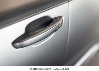 Car door handle with keyless go sensor
