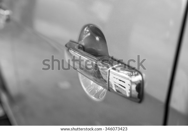 Car door handle(Black and\
White)