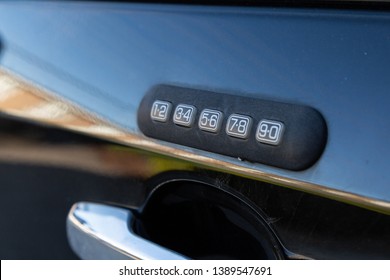 Imagenes Fotos De Stock Y Vectores Sobre Keypad Door