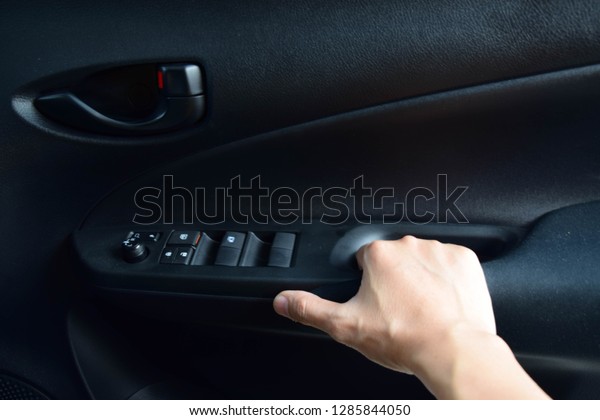 car door open drive\
