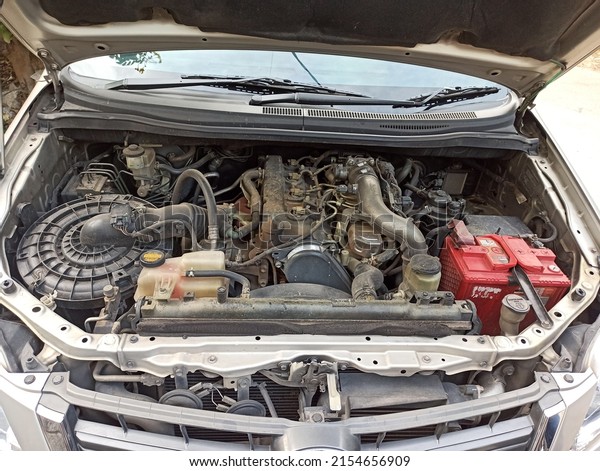 Car engine close-up, Close up detail of new\
car engine, modern gasoline car\
engine