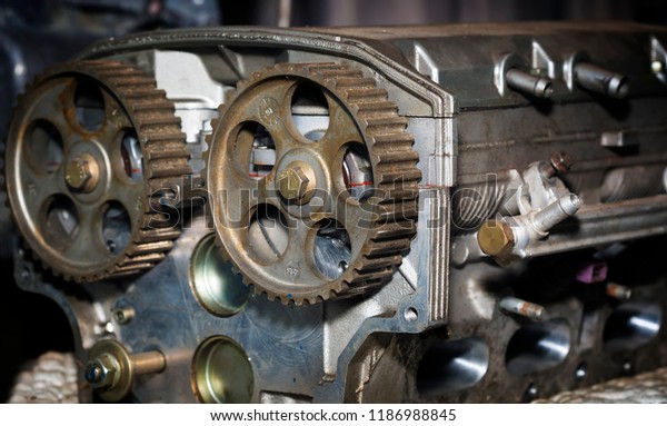 Car\
engine cylinder head after machine and\
assembly