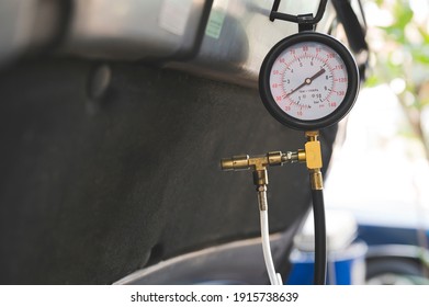 Car Fuel Pressure Test By Using A Fuel Pressure Gauge Tester ,diagnose Car Fuel System.