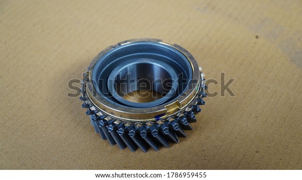 car gear box parts\
automobile