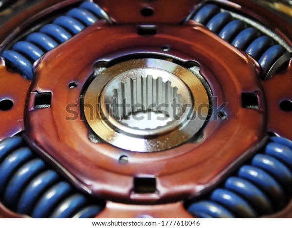 car gearbox\
clutch disc center hole\
close-up