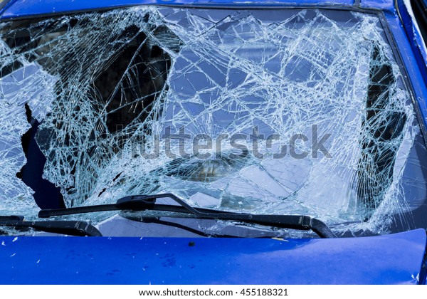car glass crash, broken,\
accident