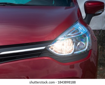 Car headlight (Renault) Bucharest, Romania, 30.10.2020